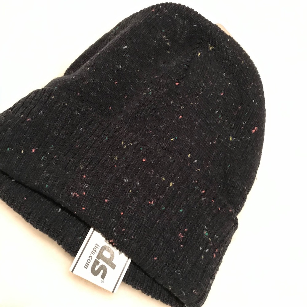 🆕 | 🔵 LIDS Beanie